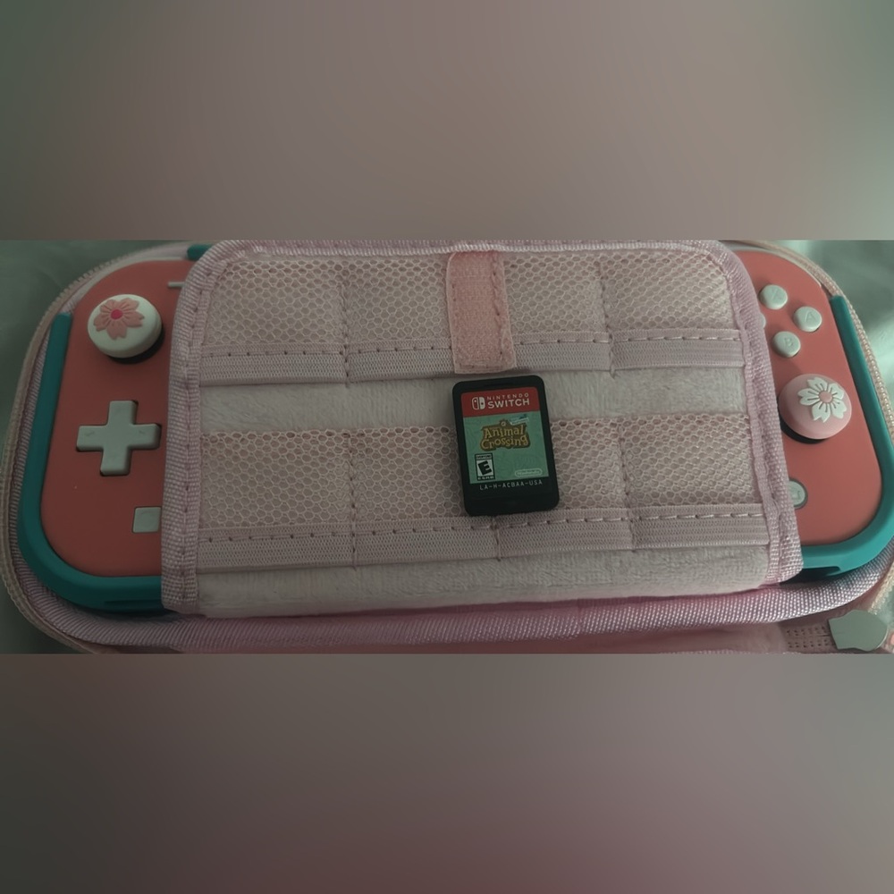 Pink Nintendo switch - Picture 4 of 5